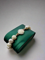 Luxury Freshwater Pearl Bracelet with Mother of Pearl Flower