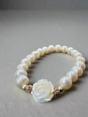 Luxury Freshwater Pearl Bracelet with Mother of Pearl Flower