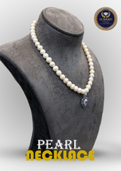 Luxury Pearl Necklace with Beautiful Silver Pendant Accent