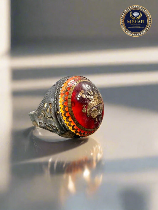 “Rare Amber Stone Gold Carved Silver Ring – Unique Collector’s Item”