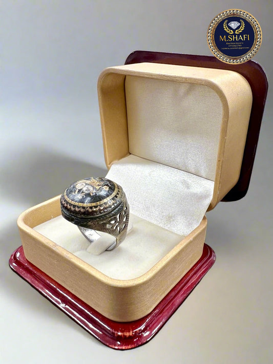 “Rare Amber Stone Gold Carved Silver Ring – Unique Collector’s Item”