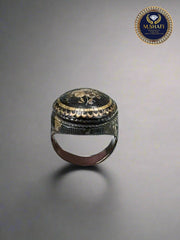 “Rare Amber Stone Gold Carved Silver Ring – Unique Collector’s Item”