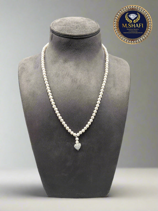 Shell Pearl Beaded Necklace with White Crystal Heart – Stylish Women’s Necklace