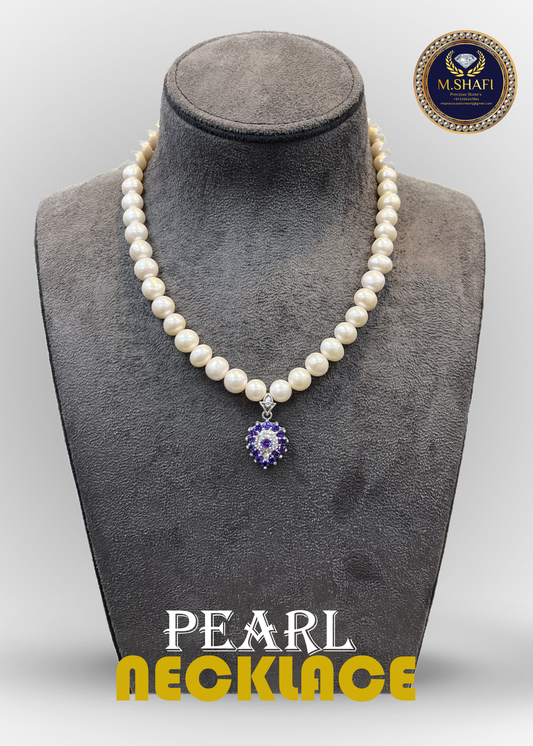 Luxury Pearl Necklace with Beautiful Silver Pendant Accent
